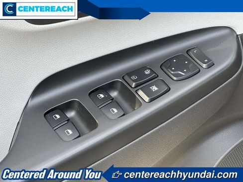 Used 2023 Hyundai Kona SE image 14