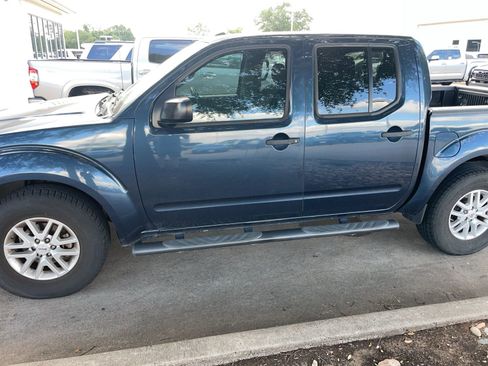 Used 2016 Nissan Frontier SV RWD image 5