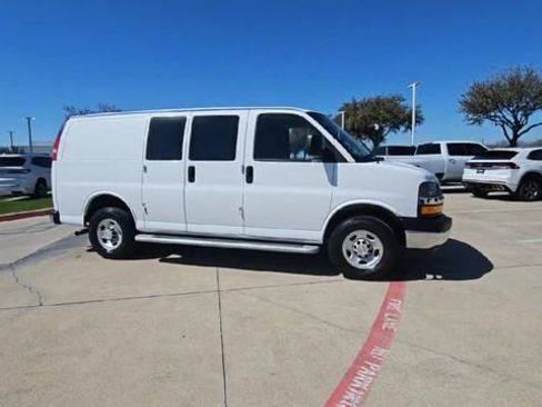 Used 2024 Chevrolet Express 2500 Work Van 3D Cargo Van w/ Driver Convenience Package image 9