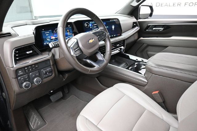 Used 2025 Chevrolet Tahoe LT w/ Comfort Package AWD/4WD image 19