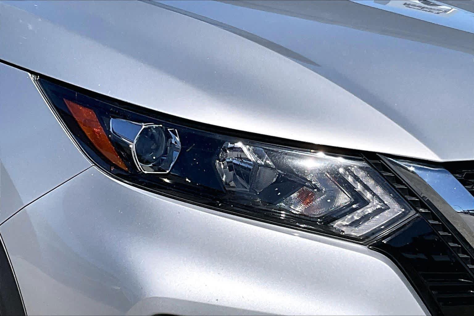 Used 2021 Nissan Rogue Sport SV FWD image 24