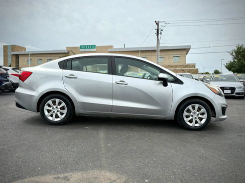 Used 2016 Kia Rio LX FWD image 3