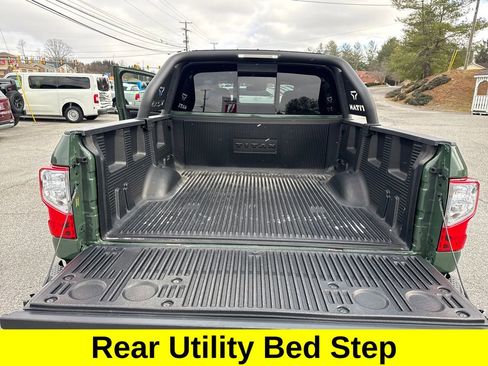 Used 2024 Nissan Titan SV w/ SV Bronze Edition Package image 23