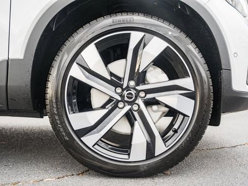 New 2026 Volvo XC40 B5 Ultra w/ Protection Package Premier image 19