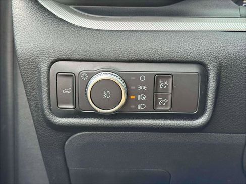 Used 2023 Ford Explorer XLT w/ Equipment Group 202A AWD/4WD image 21