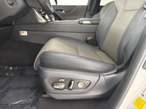 Certified 2025 Lexus LX 700h Overtrail AWD/4WD image 14