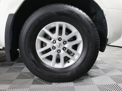 Used 2018 Nissan Frontier SV image 6