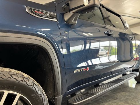 Used 2019 GMC Sierra 1500 AT4 w/ AT4 Premium Package image 4