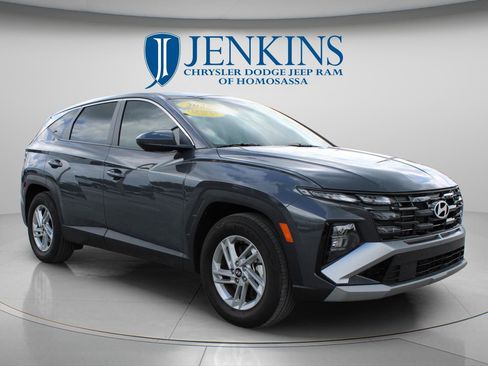 Used 2025 Hyundai Tucson SE FWD image 1