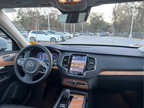 Certified 2024 Volvo XC90 B6 Plus w/ Protection Package Premier image 23