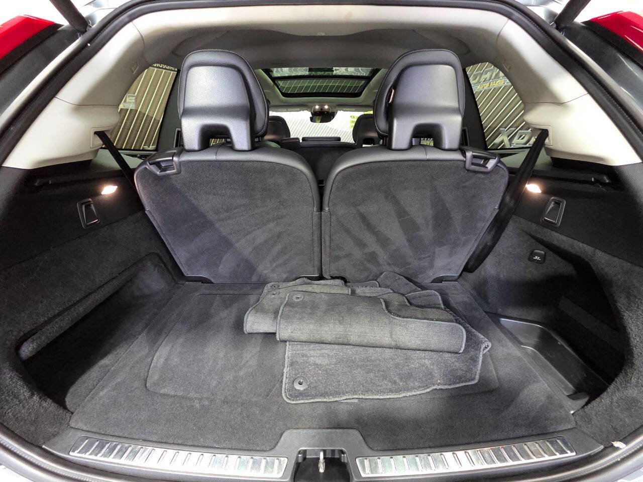 Used 2016 Volvo XC90 T6 Momentum w/ Momentum Plus Package AWD/4WD image 36