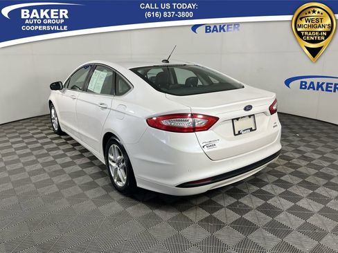 Used 2015 Ford Fusion SE w/ Equipment Group 202A image 7
