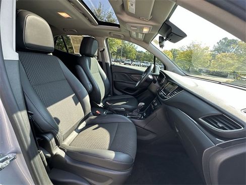 Used 2021 Buick Encore Preferred w/ Safety Package II image 27