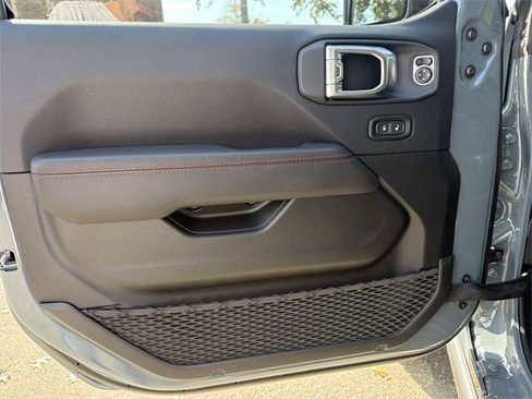 New 2026 Jeep Gladiator Rubicon w/ Steel Bumper Group image 10