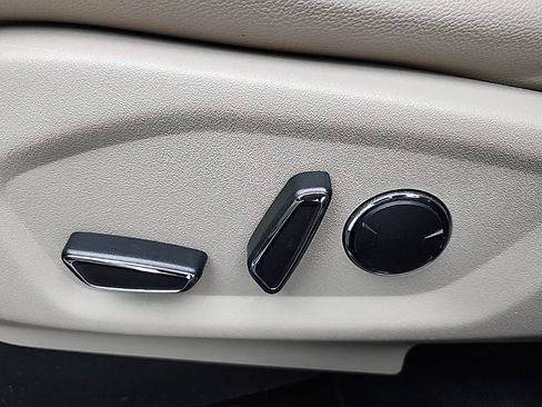 Used 2018 Ford Explorer Limited image 30