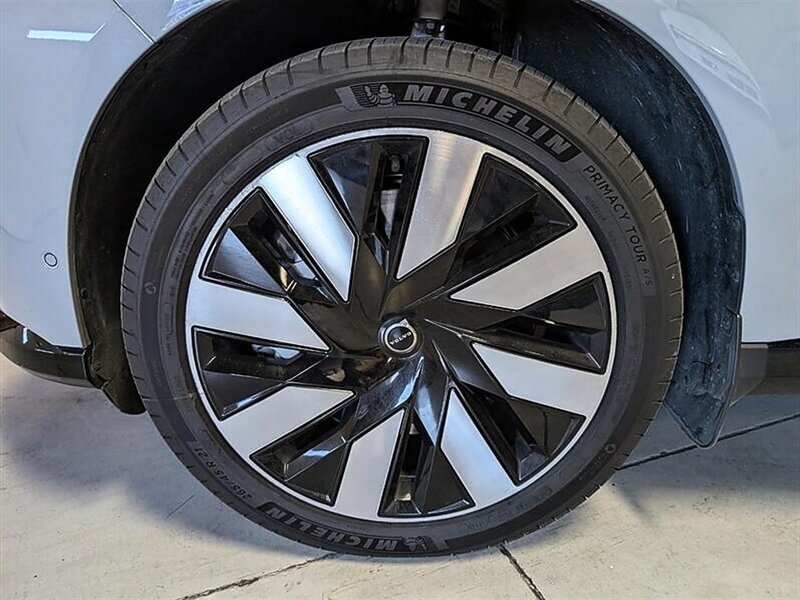 Used 2025 Volvo EX90 Ultra AWD/4WD image 15
