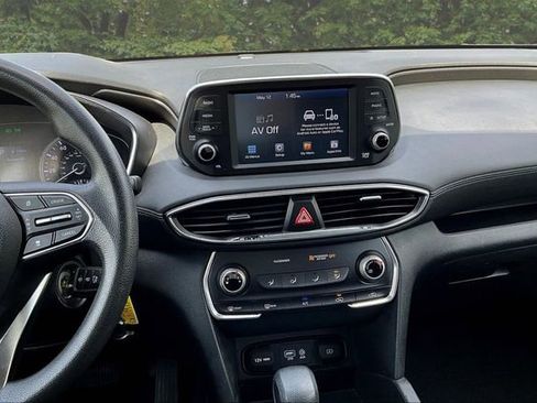 Used 2019 Hyundai Santa Fe SE AWD/4WD image 9