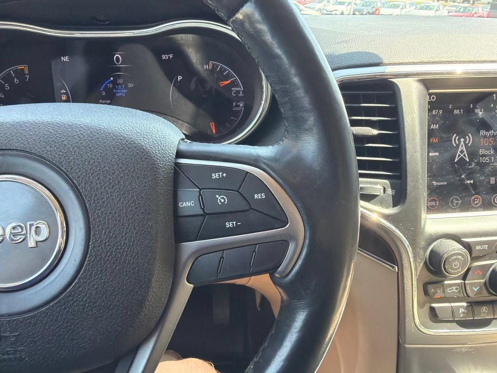 Used 2018 Jeep Grand Cherokee Limited AWD/4WD image 19
