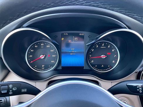 Used 2022 Mercedes-Benz GLC 300 image 25