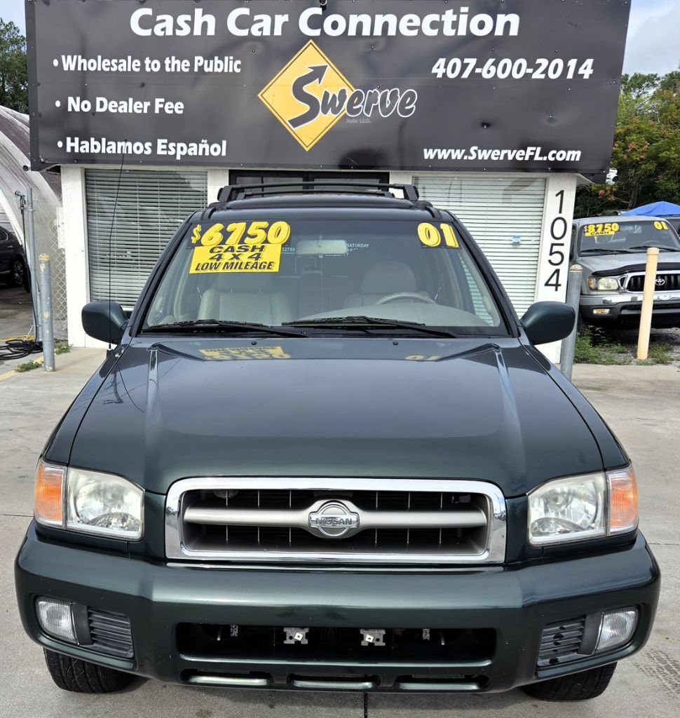 Used 2001 Nissan Pathfinder LE AWD/4WD image 3