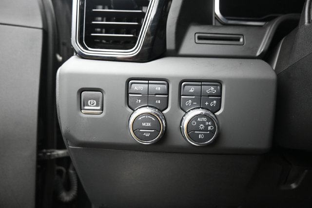 Used 2025 GMC Sierra 2500 AT4 AWD/4WD image 18