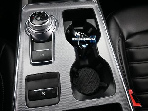 Used 2022 Ford Edge SEL image 17