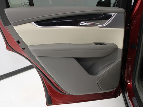 Certified 2024 Cadillac XT6 Premium Luxury w/ LPO, Floor Liner Package image 39