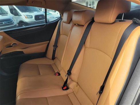 Used 2023 Lexus ES 350 image 8