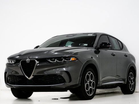 Used 2024 Alfa Romeo Tonale Ti image 3