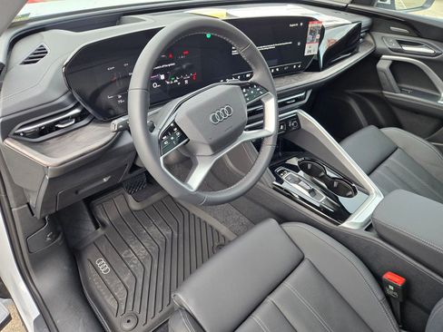 Used 2025 Audi Q5 Premium Plus AWD/4WD image 18