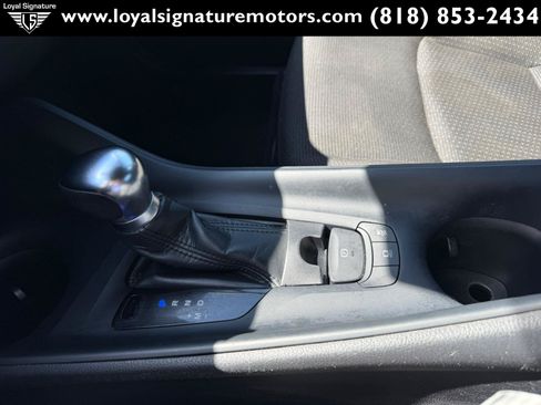 Used 2018 Toyota C-HR XLE FWD image 25