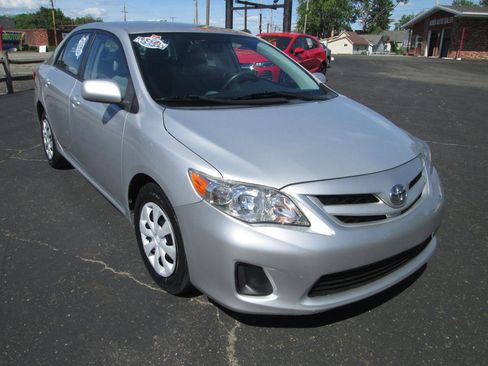 Used 2011 Toyota Corolla LE FWD image 6