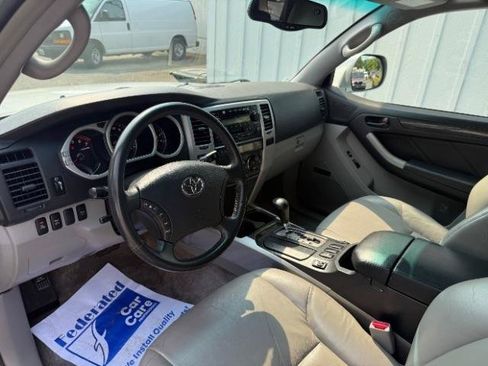 Used 2005 Toyota 4Runner Limited AWD/4WD image 21