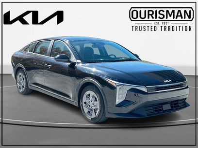 New 2025 Kia K4 LX