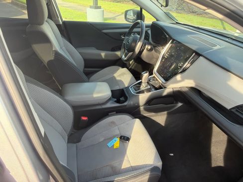 Used 2024 Subaru Outback Premium AWD/4WD image 6