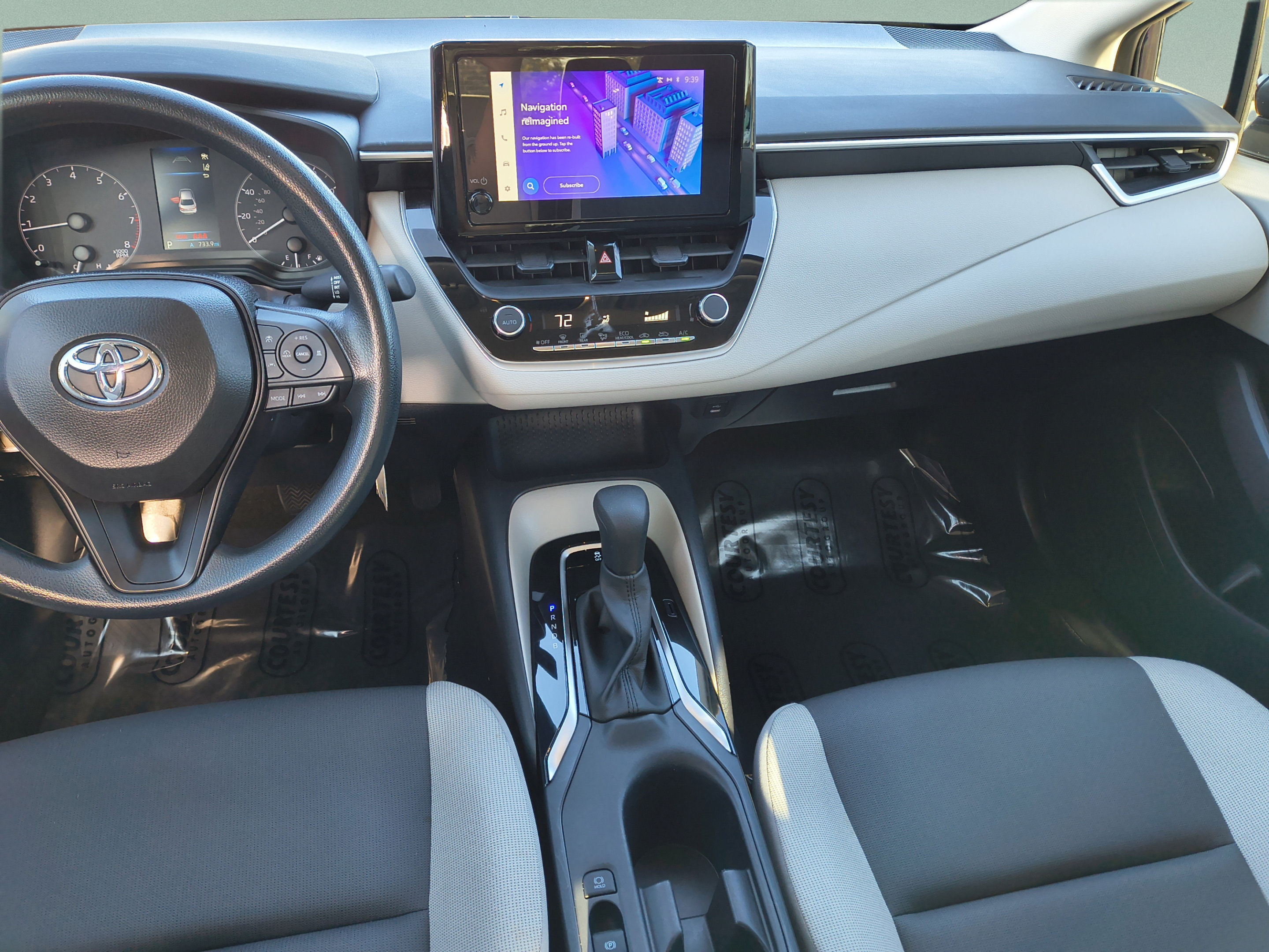 Used 2024 Toyota Corolla LE FWD image 12