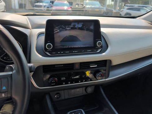 Used 2025 Nissan Rogue SV AWD/4WD image 25