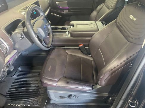 Used 2025 Ford Expedition Max Platinum w/ Platinum Ultimate Package image 5