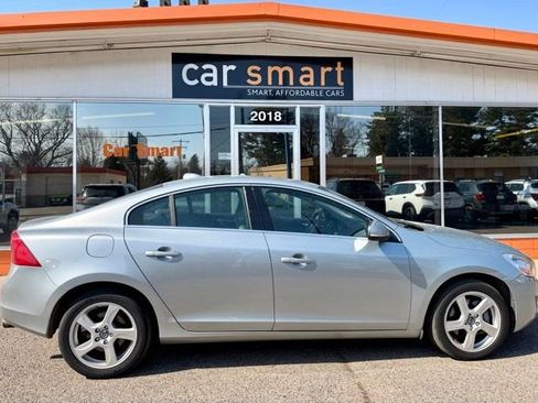 Used 2013 Volvo S60 T5 image 2