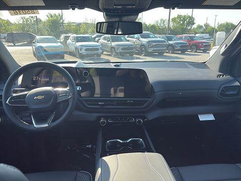 New 2026 Chevrolet Silverado EV LT AWD/4WD image 10