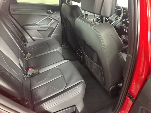 Used 2024 Audi Q3 2.0T Premium Plus image 12