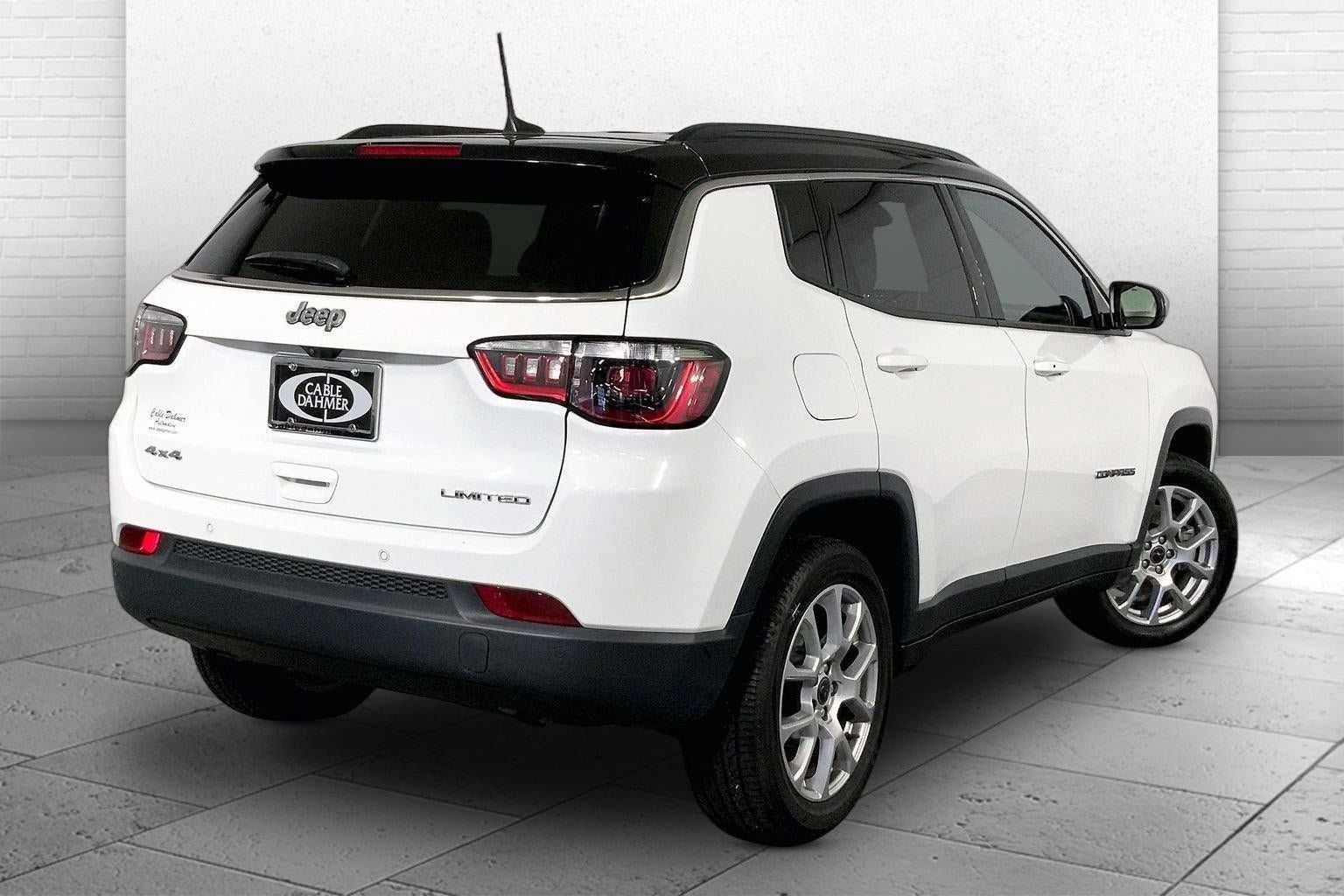 Used 2025 Jeep Compass Limited AWD/4WD image 13