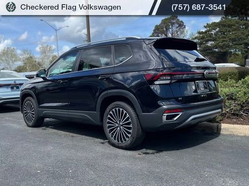 Used 2025 Volkswagen Taos SE image 6