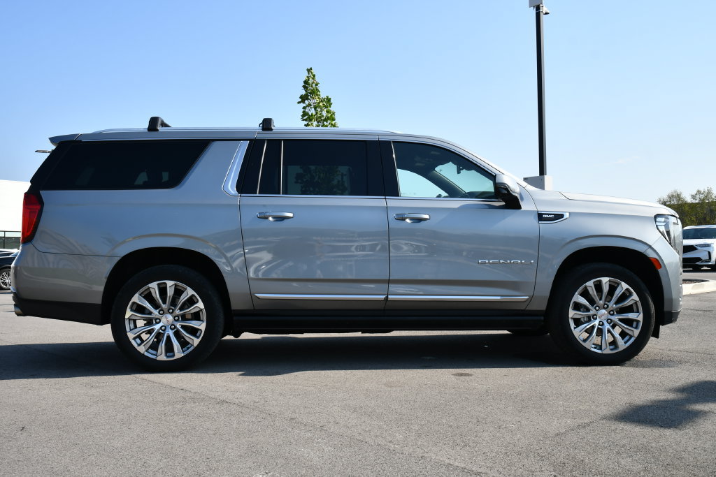 Used 2024 GMC Yukon XL Denali AWD/4WD image 12