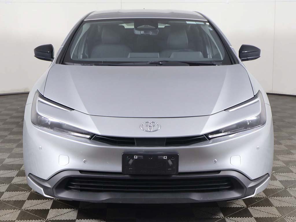 Used 2025 Toyota Prius LE FWD image 10