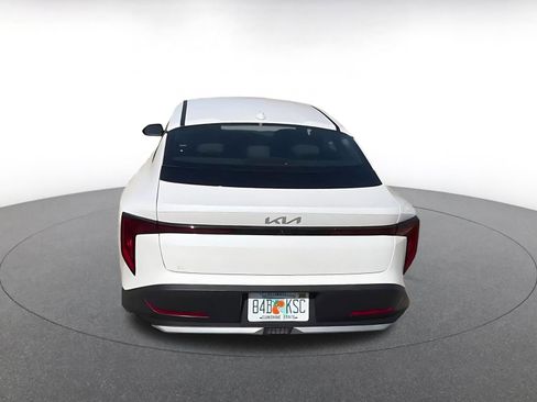 Used 2025 Kia K4 LXS image 12