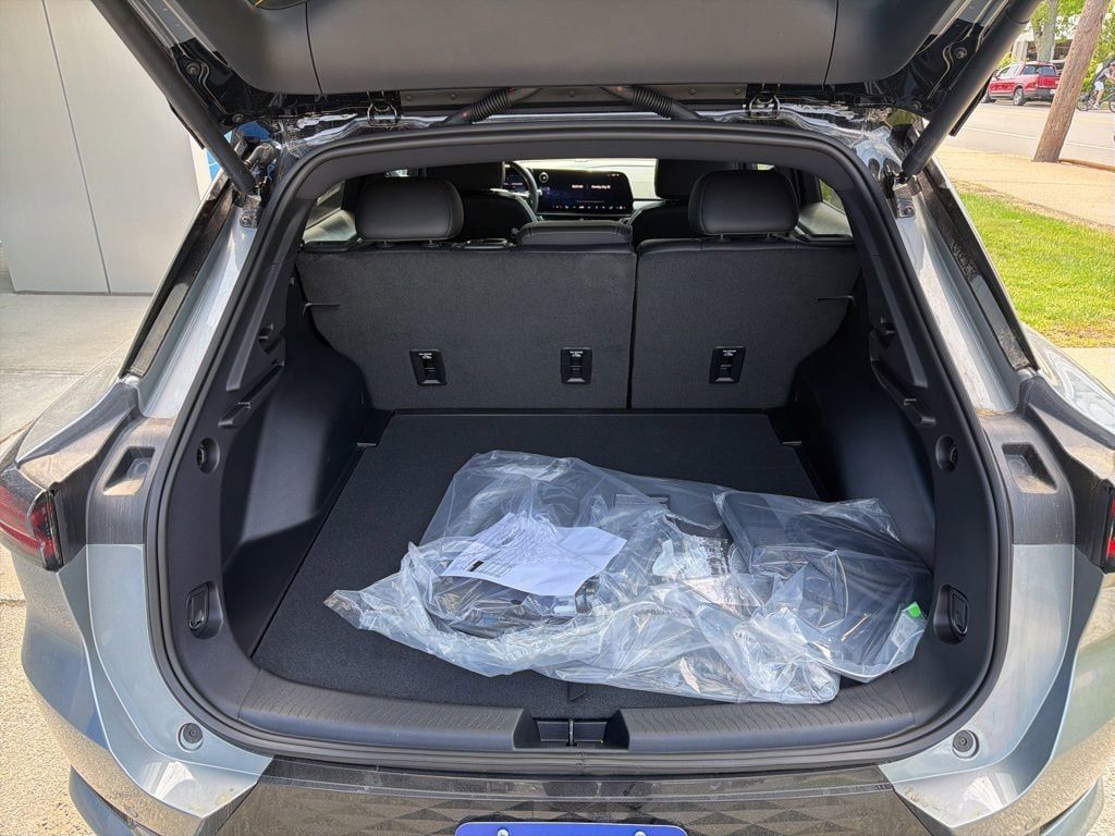 New 2026 Chevrolet Equinox EV RS AWD/4WD image 21