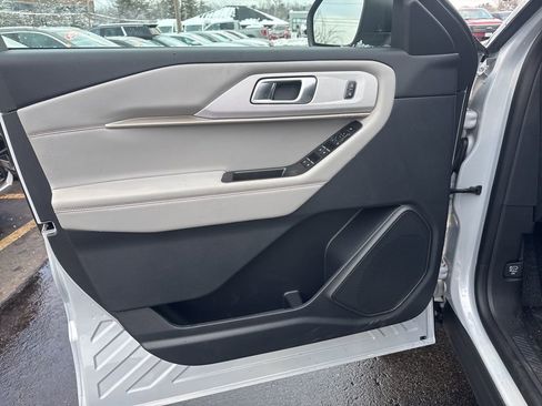 New 2026 Ford Explorer Active w/ Active Comfort Package image 10