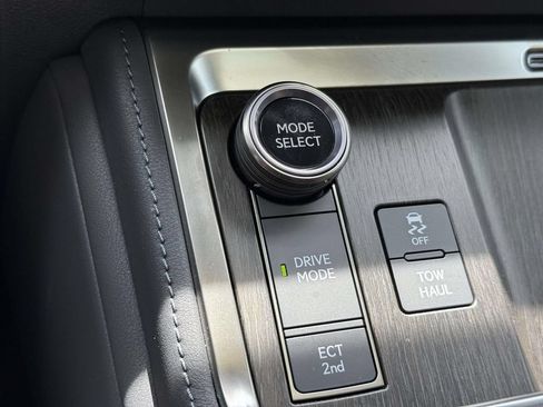 Used 2025 Lexus GX 550 w/ Accessory Package (Z1) AWD/4WD image 26