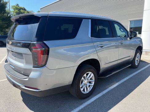 Used 2025 Chevrolet Tahoe LT AWD/4WD image 3